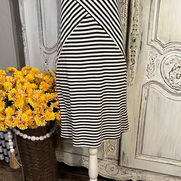 MANGO Casual Short Sleeve Striped Black and White Women's Dress - Picture 4 of 10